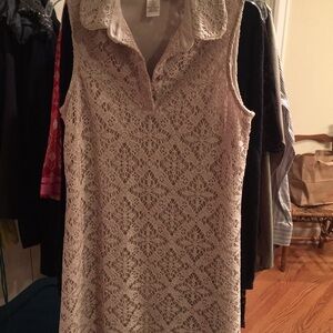 MAGGIE LONDON  Dress Tan crocheted lace over tan lining. Size 12